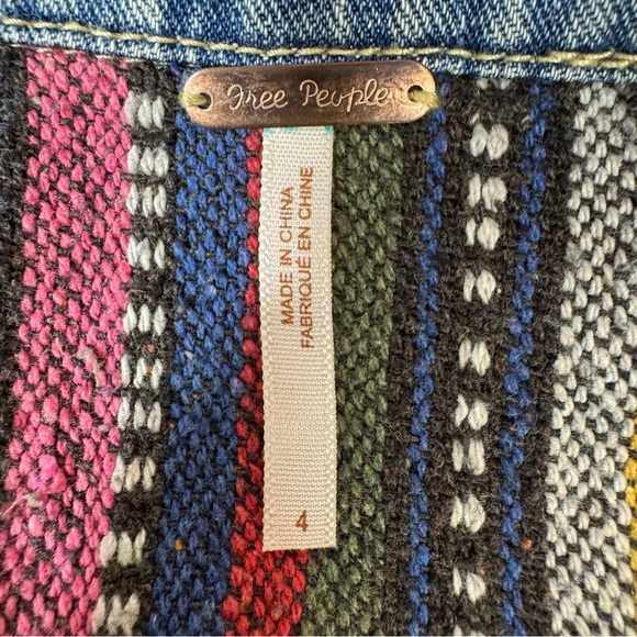 Free People Jean Jacket Women's 4 Blue Multicolor‎ Aztec Baja Print Distressed - Picture 3 of 11